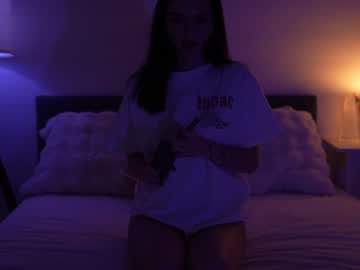 webcam girl ezra live cam image #11089097
