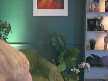 webcam girl lolly_bella_ live cam image #945171