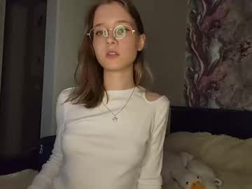 webcam girl lowress live cam image #12035339