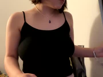 webcam girl velvetpurrfection live cam image #9366857