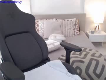 webcam girl smileyouarehere live cam image #8913755