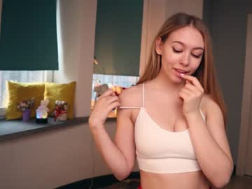 webcam girl aleksa_cutie live cam image #2029609
