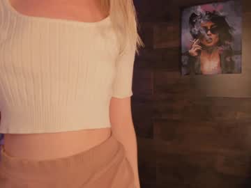 webcam girl yolandabertha live cam image #4506888