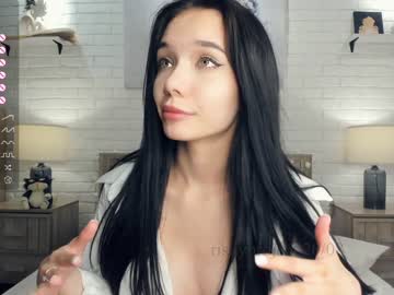 webcam girl riskyproject live cam image #6830959