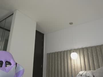 webcam girl camilitasu live cam image #10806493