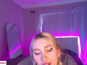 webcam girl nikkibloom_xoxo live cam image #9821880