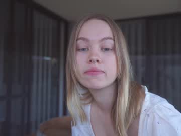 webcam girl bibi_it_is live cam image #5745352