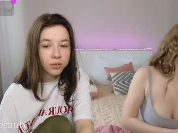 webcam girl small_blondee live cam image #12444469