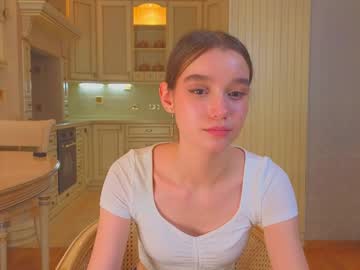 webcam girl harrieteasley live cam image #10774298