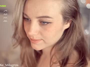 webcam girl mia_milagros live cam image #7107042