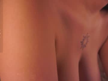 webcam girl anuricbriny live cam image #13046953