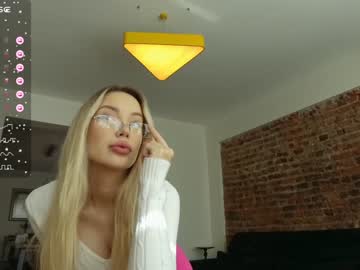webcam girl kriss0leoo live cam image #8799448