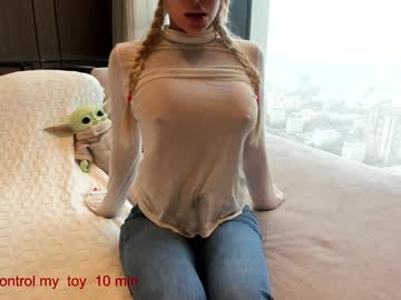 webcam girl carolinaherera live cam image #12150158
