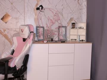 webcam girl kiara_roses live cam image #3338304