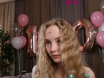 webcam girl lissa_meooow live cam image #10719684