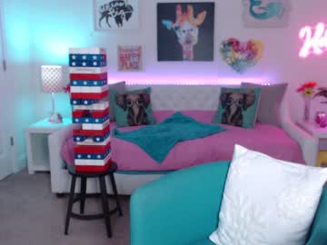 webcam girl holihurricane live cam image #8882064