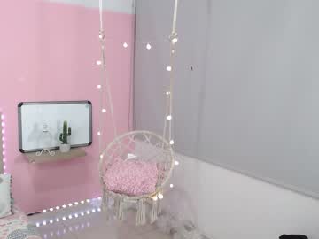 webcam girl little_effy18 live cam image #2530569