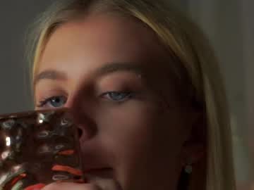 webcam girl lunnadew live cam image #12671778
