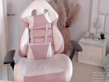 webcam girl scarlett__baker11 live cam image #10483351