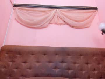 webcam girl incrediblyomelia live cam image #641715