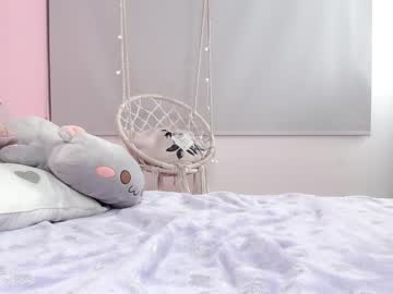 webcam girl little_effy18 live cam image #2158358