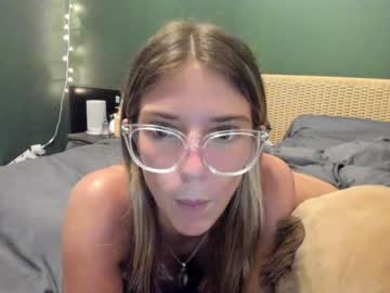 webcam girl oliviahansleyy live cam image #9396331