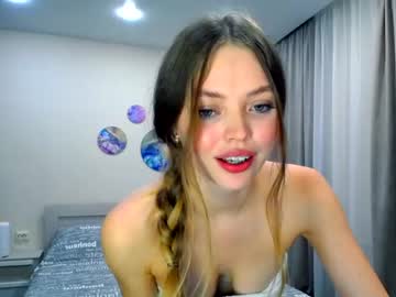 webcam girl mcmenamin live cam image #4115679