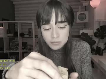 webcam girl lonelly_lolly98 live cam image #12552614