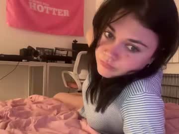 webcam girl queencassidyy live cam image #8706107