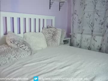 webcam girl yournaughtypixie live cam image #4171618