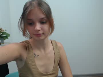 webcam girl vivien_slender live cam image #9773014