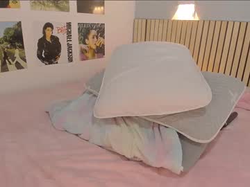 webcam girl little_effy18 live cam image #8380807