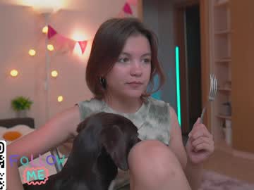 webcam girl tiny_miracle live cam image #9956257