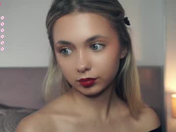 webcam girl mildredgarrett live cam image #11457341