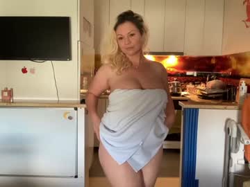 webcam girl kiradivine live cam image #6708955