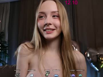 webcam girl lissa_meooow live cam image #10745397
