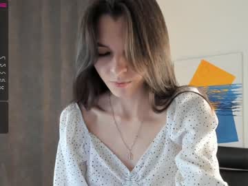 webcam girl peek_in_my_window live cam image #7672156