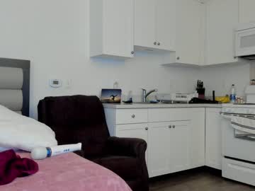 webcam girl carliescott_meow live cam image #2610636