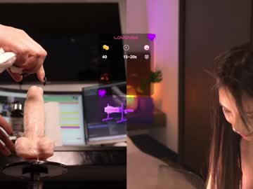 webcam girl lau__1 live cam image #10494443