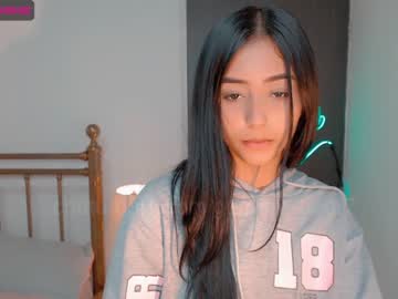 webcam girl gummy_bear7 live cam image #3169758