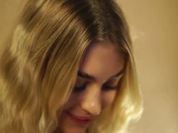 webcam girl cuteelsa_ live cam image #7234648