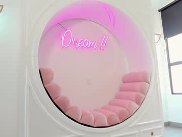 webcam girl ashlyeroberts1 live cam image #2270085