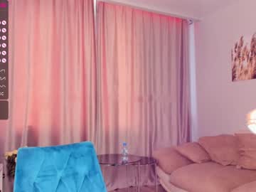 webcam girl your__voice live cam image #6461154