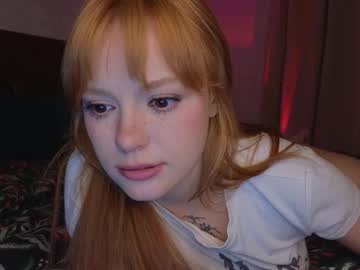 webcam girl artemisa_meows live cam image #12840317