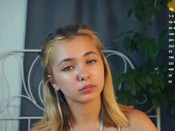 webcam girl mildredgarrett live cam image #12069749