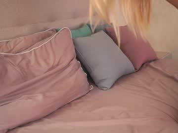 webcam girl gold_blond live cam image #10018364