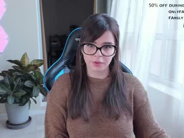 webcam girl aavee live cam image #6422756