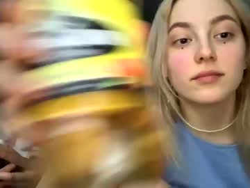 webcam girl holydori live cam image #2010587