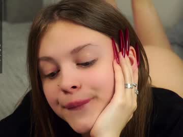webcam girl a_whole_eternity live cam image #9497337