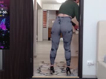 webcam girl carmela_fox live cam image #9519279